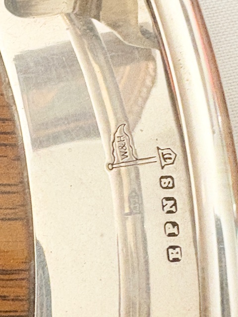 Smart Antique Silver Plated and Oak Tray with Central Vacant Shield