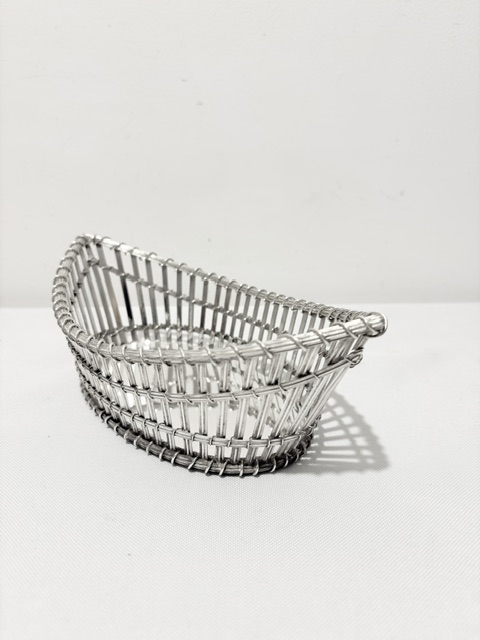 Smart Antique Boat Shaped Silver Plated Basket