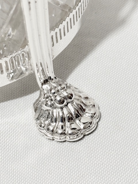 Antique Silver Plated Biscuit Box with Diamond Cut Glass Liner Antique Silver Plated Biscuit Box with Diamond Cut Glass Liner
