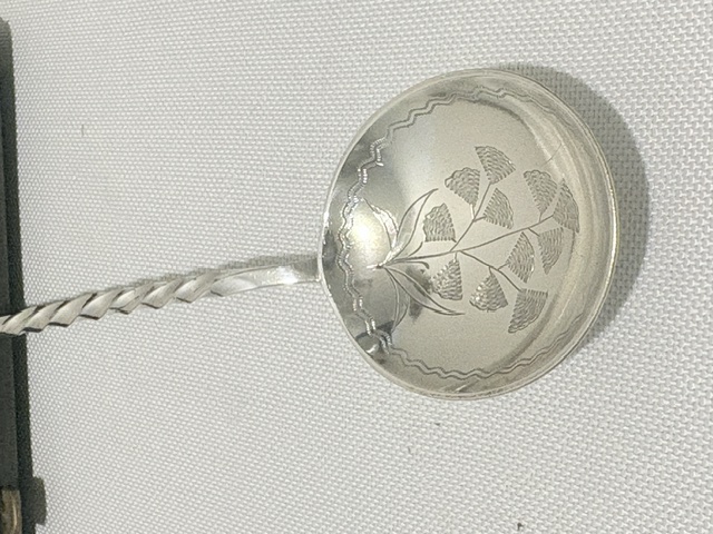 Boxed Pair of Silver Plated Jam or Serving Spoons Boxed Pair of Silver Plated Jam or Serving Spoons