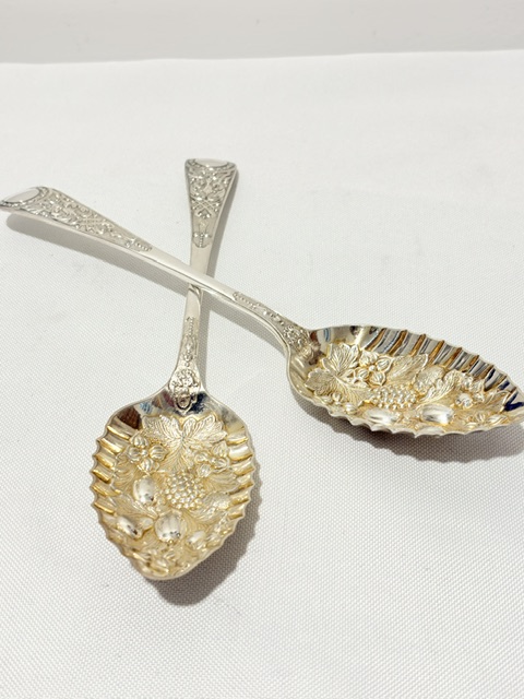 Smart Boxed Pair of Antique Silver Plated Berry or Dessert Serving Spoons Smart Boxed Pair of Antique Silver Plated Berry or Dessert Serving Spoons