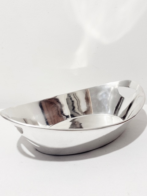 Antique Simple in Design Silver Plated Bread Roll Dish Antique Simple in Design Silver Plated Bread Roll Dish